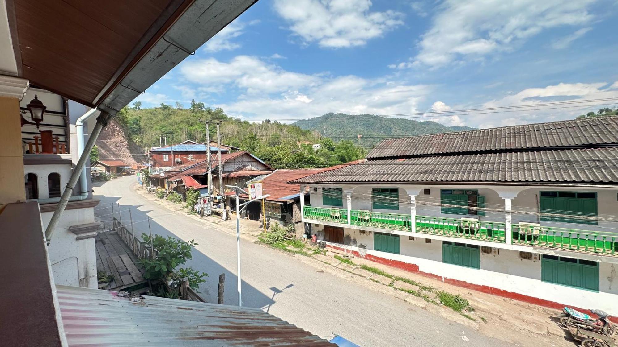 Pakbeng Guesthouse ภายนอก รูปภาพ